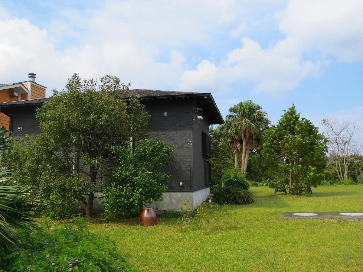 Cottage Orange House Yakushima Yakushima  Zewnętrze zdjęcie