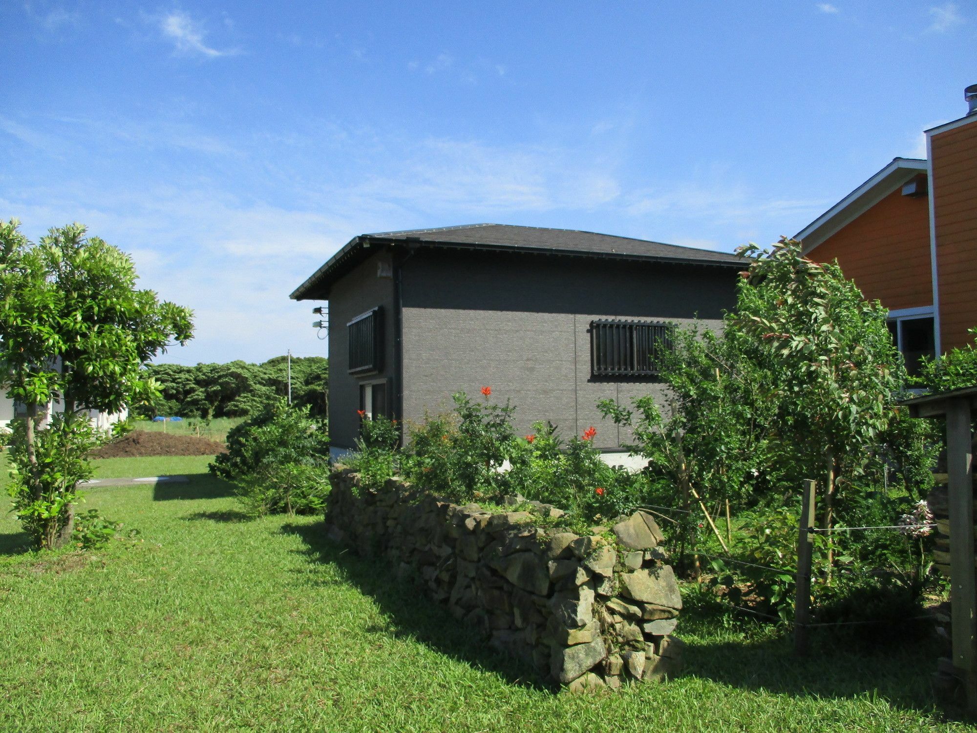 Cottage Orange House Yakushima Yakushima  Zewnętrze zdjęcie